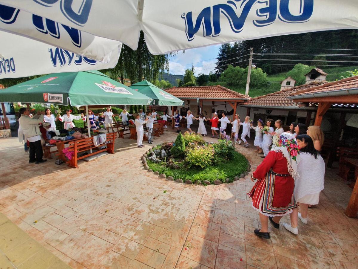 Yagodina Family Hotel Экстерьер фото